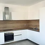 M411 - Marcelli, Nuovo Trilocale Con Corte Privata Apartamento *
