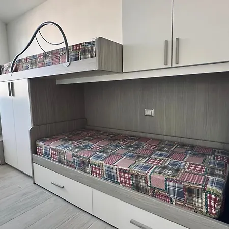 M411 - Marcelli, Nuovo Trilocale Con Corte Privata Marcelli