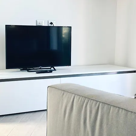 Appartement M411 - Marcelli, Nuovo Trilocale Con Corte Privata