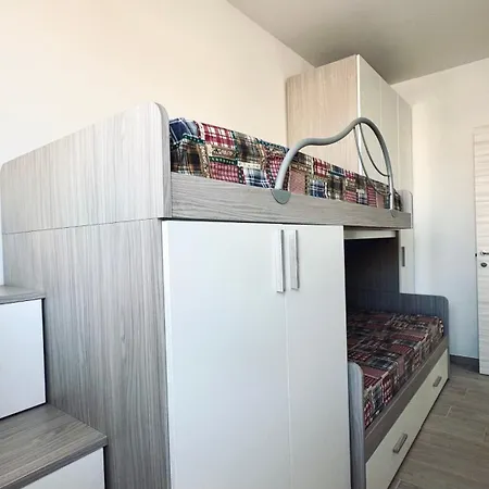 M411 - Marcelli, Nuovo Trilocale Con Corte Privata Apartamento Marcelli